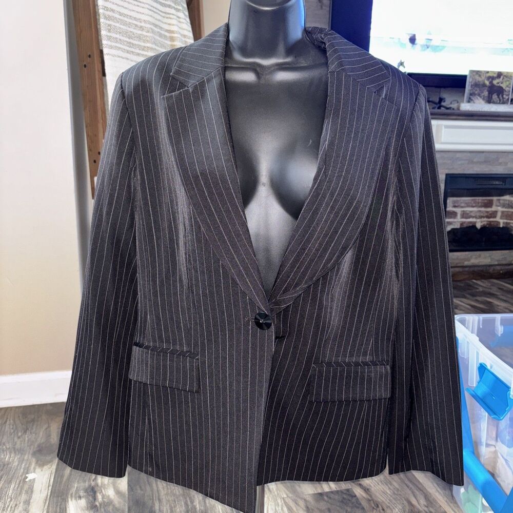 Jones New York White and Black Blazer Size 14 Preowned